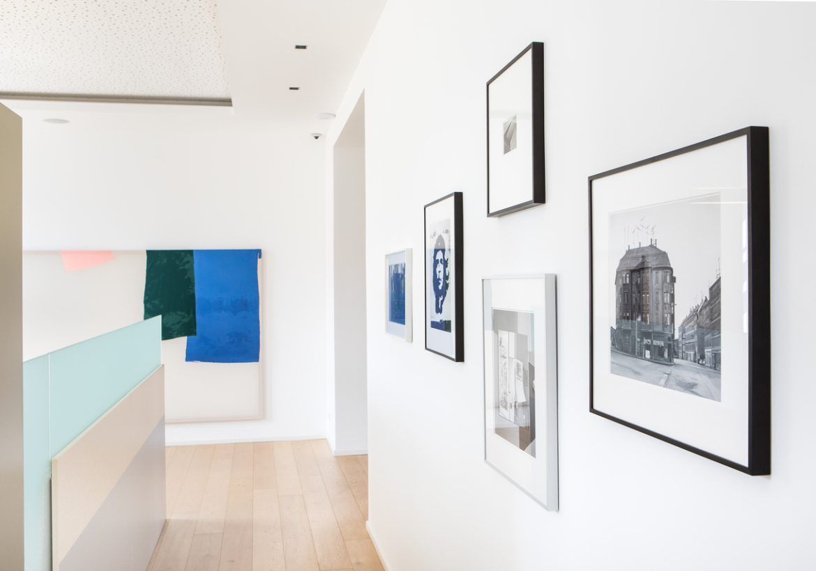 Ausstellungsansicht SCHAU....5 mit Werken von Hubert Becker und Anna Virnich, Foto: Gernot Gleiss